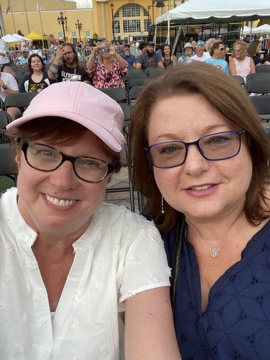 It’s been awhile! Loved seeing <a href="/thedavidcook/">David Cook</a> in concert again 🎶 I even caught a pick!! My first time EVER. Also got to hang out with these lovelies. <a href="/Eliza630/">Eliza</a> <a href="/ShookByCook/">Barb</a> <a href="/keenjanine19/">Janine</a> <a href="/321ssg/">SheilaSG</a> Nancy &amp; Dan. 😊