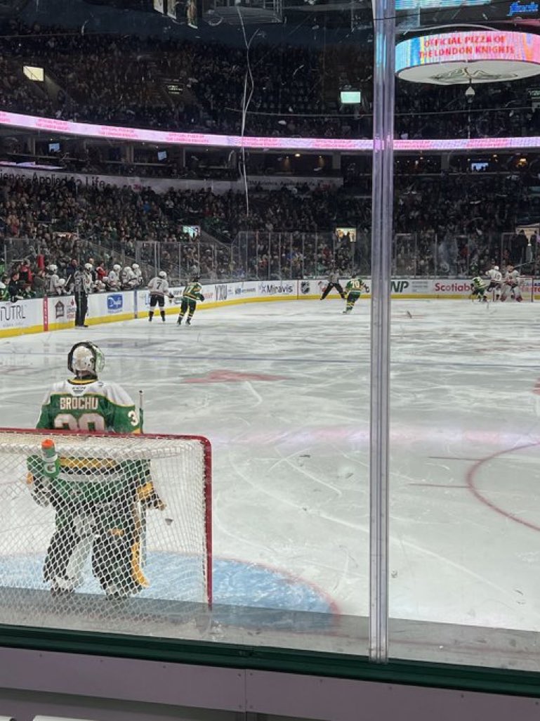 RapsTrollBackUp's tweet photo. @LondonKnights @CoultersRx https://t.co/XkPcjM3HHi