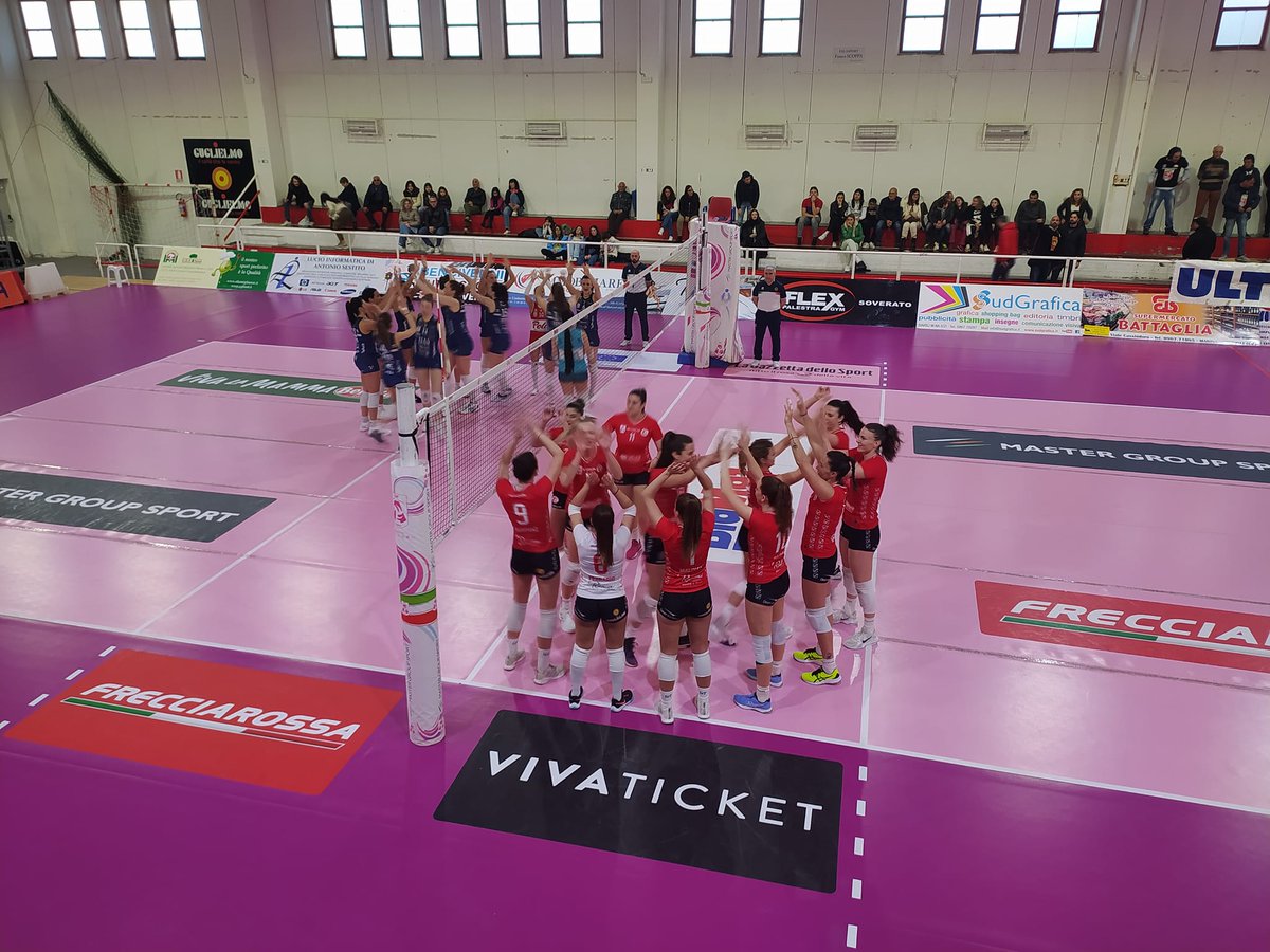 SoveratoVolley's tweet photo. pool promozione VOLLEY SOVERATO – ITAS TRENTINO 1-3 (20-25 26-24 28-30 15-25) https://t.co/sfUMVHYfSp