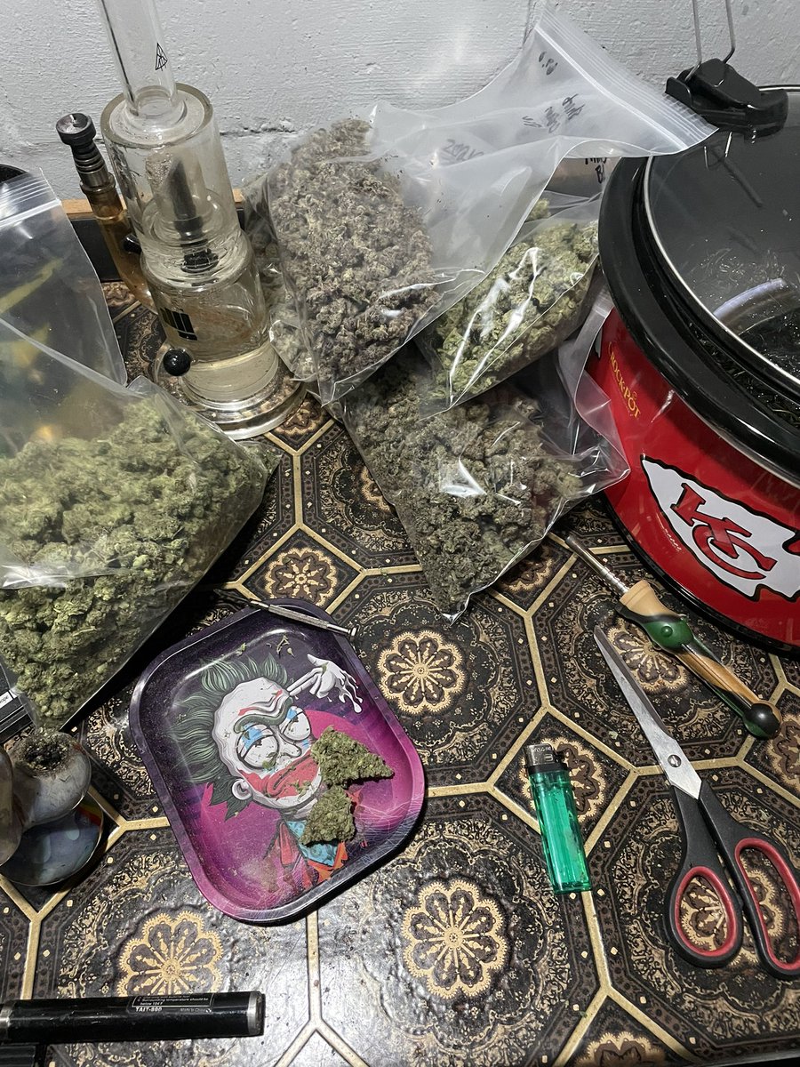 chief420247's tweet photo. It pharmacy Sunday… the #triangleOG is super #flame https://t.co/cL3zAH3vlr
