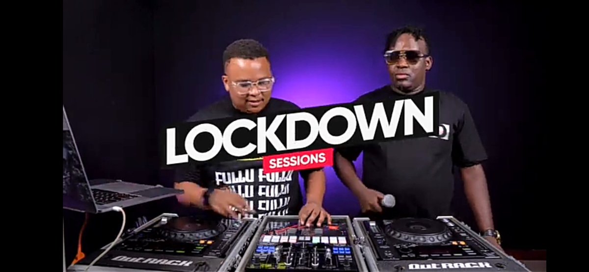 Mutwiri_Gatwiri's tweet photo. Spicing up the Session #LockDownSessions Handas zinaripoti tu π #TheGoodCompanyKe #Grauchi
Kasikie Vibaya Uko kwenu. Wangazaji wako Live.
DJ Brownskin & MC Jose...! https://t.co/xhA0JM7kXs