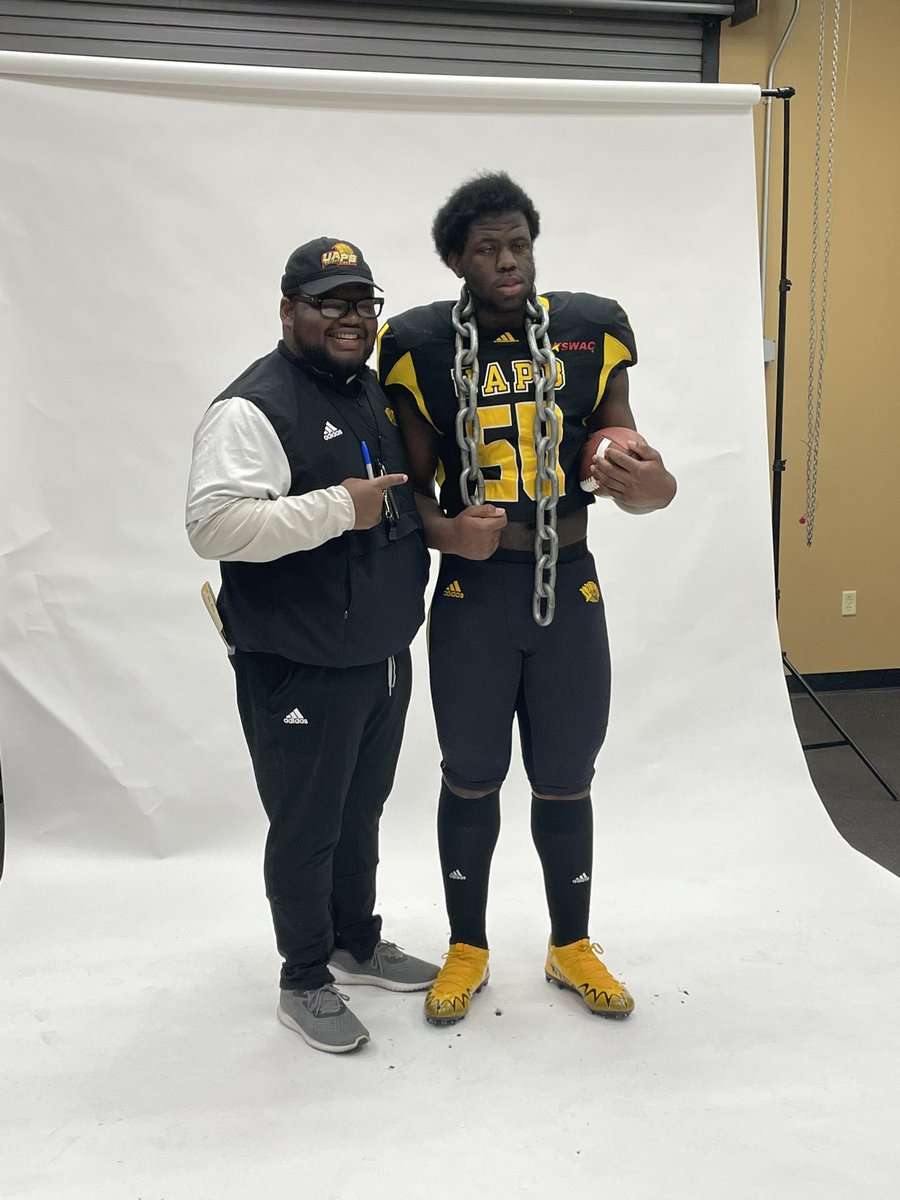 CjohnsonLonoke's tweet photo. Had a great visit @UAPBLionsFB yesterday thank you @Steve_Wallace_2 @CoachAHampton and the rest of the coaching staff for the great hospitality!! https://t.co/5opJYx2saA