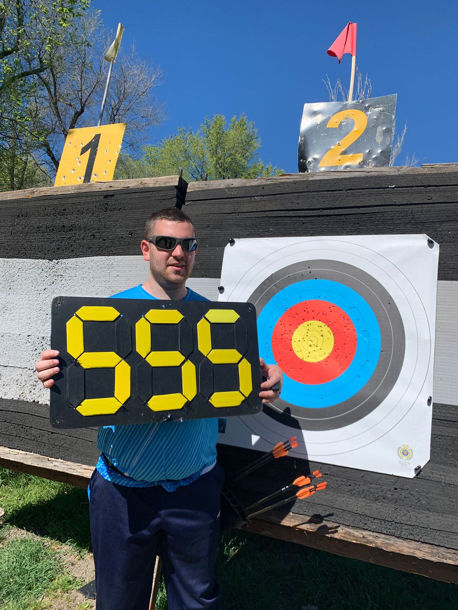 Si esta mañana anunciábamos 3 plusmarcas de arco paralímpico, ¡hoy se han batido 2 más! 

🚨 NUEVO RÉCORD DE ESPAÑA🚨
VI 2/3 Deportistas con discapacidad visual
Round 2x30m - 72 flechas
Adrián Orjales - 555 puntos

¡3 veces ha batido el récord de 🇪🇦 el gallego este fin de semana!