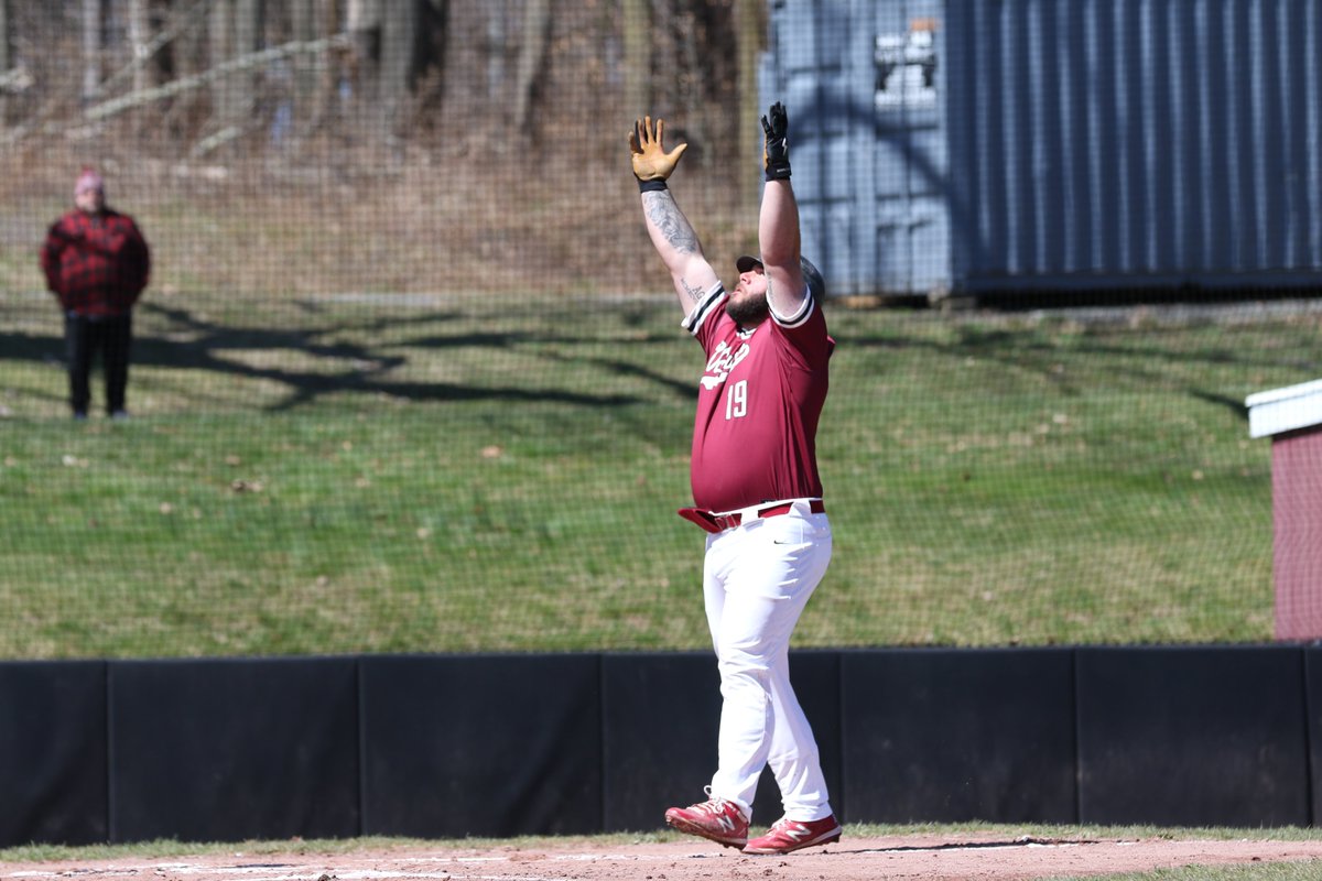 📸 from Mandel's homerun in the first inning. #GoValiants
