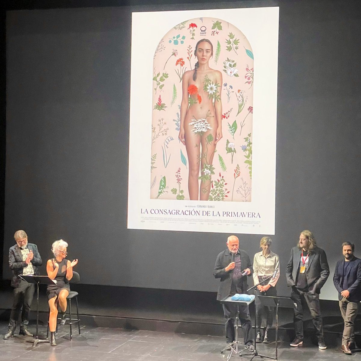 LAZONA____'s tweet image. #LaConsagraciónDeLaPrimavera se alza con el Premio Jules Verne a la Mejor Película del Festival de Cine Español de Nantes. ¡Enhorabuena, equipo! 

#FCEN2023 #FCEN #cine #cineespañol
#cineenespañol
#Nantes #MejorPelícula