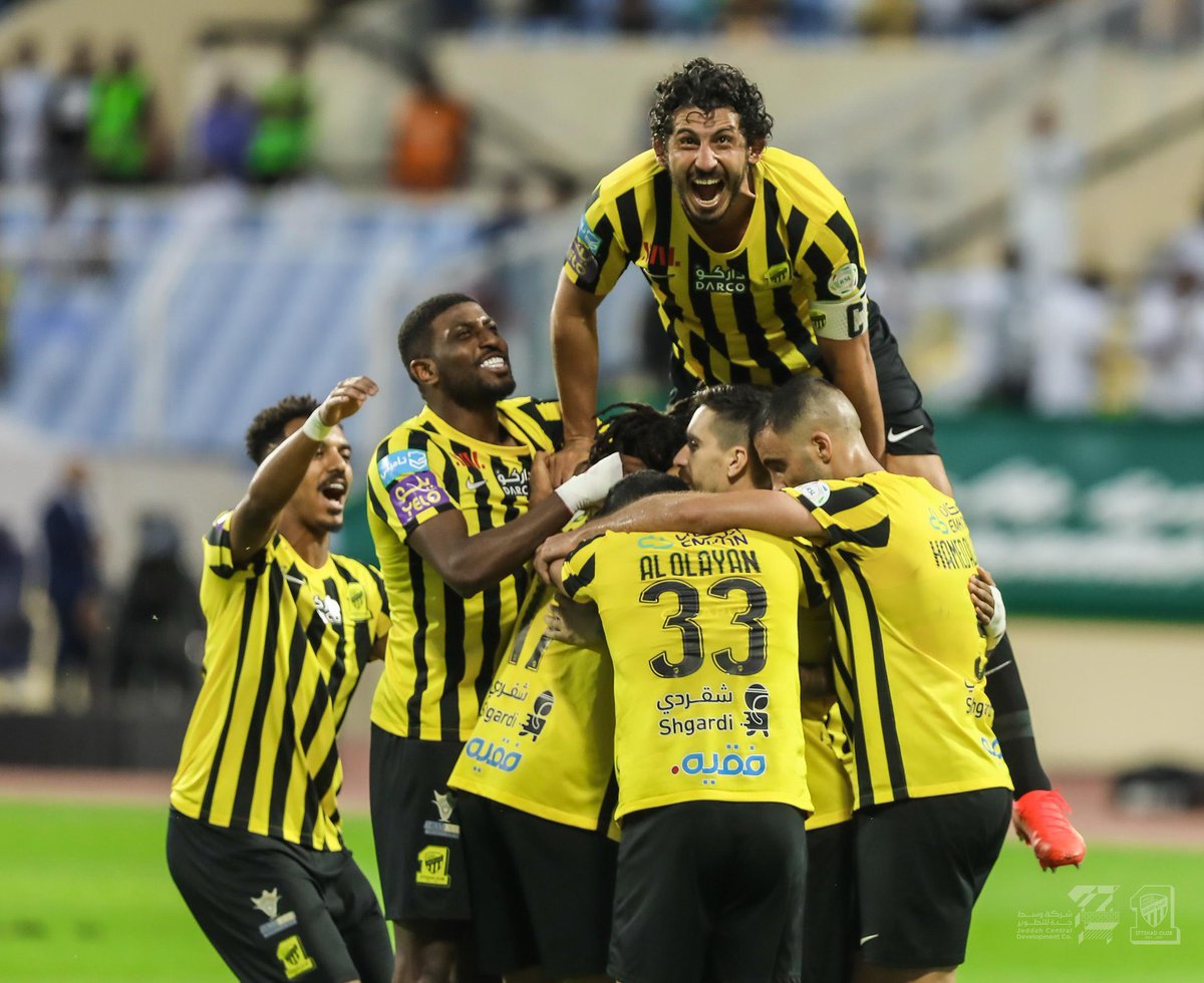 جمهور الذهب موعدنا الجوهرة 🔥

سحب على ١٤ تذكرة لمباراة #الاتحاد_ضمك 

تذكرتين منصة ذهبية 🎫
تذكرتين منصة فضية 🎫
١٠ تذاكر موحدة 🎟️

فقط ريتويت ومتابعة 🔁
#شقردي_لك_سند