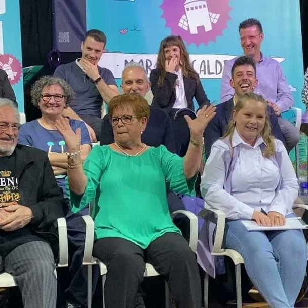 PodemosVDO's tweet photo. 💜🗯 Ayer nos dejasteis sin palabras abarrotando el Mercado de Abastos.
📸 Os dejamos una muestra de fotos para pasar este domingo de resaca emocional.
#Elecciones #PresentaciónCandidatura #28DeMayo #SePuedeVillarrobledo #SPV #MarioAlcalde #Villarrobledo #MercadoDeAbastos https://t.co/85pUPe38D6