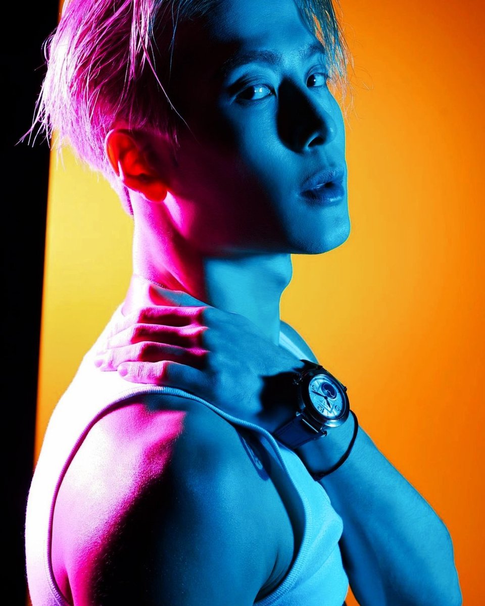 __unkind's tweet image. Keep staring.