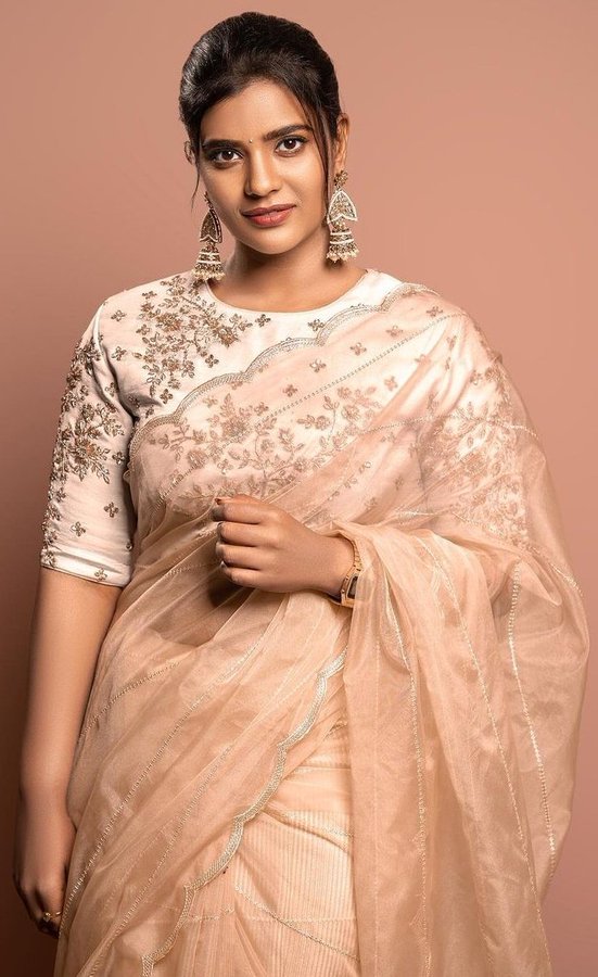 FsurlioaYAANP5S?format=jpg&name=900x900