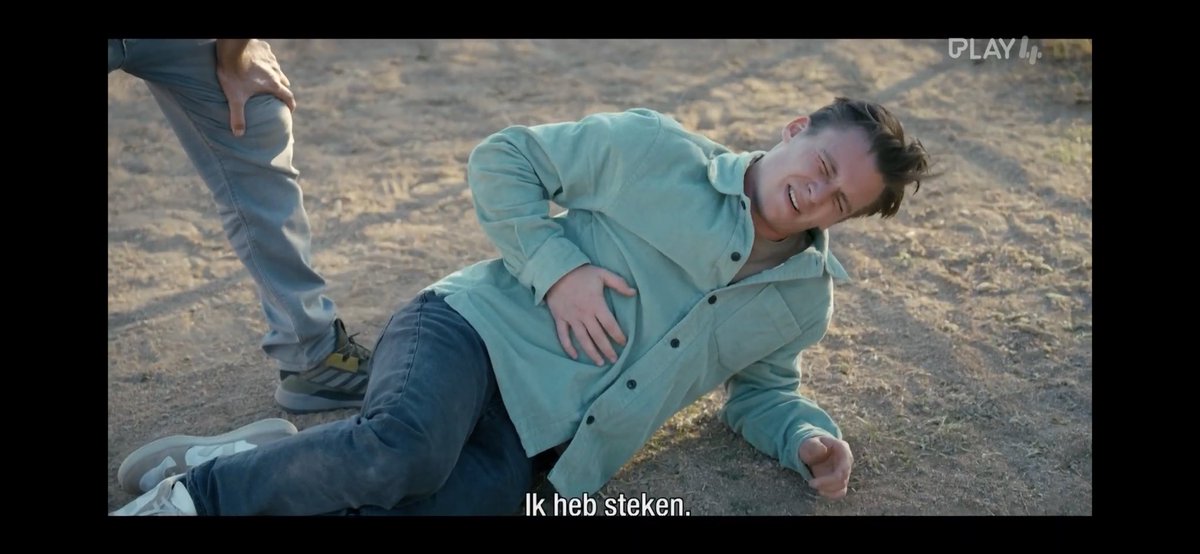 MertensJarne's tweet photo. Wanneer het in de turnles lopen was #DeMol https://t.co/R3aTgvr6yE