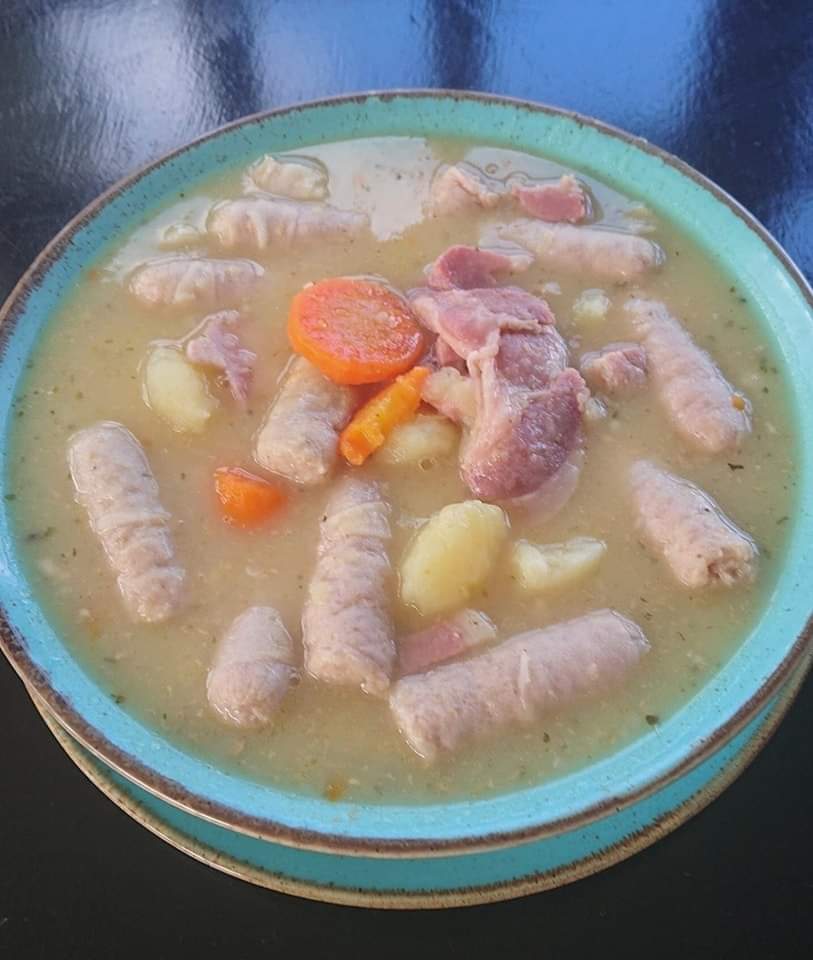 Coddle - Born and bred Dubliners were reared' on it 💙 however this traditional boiled Dublin dish will always cause quite a stir...