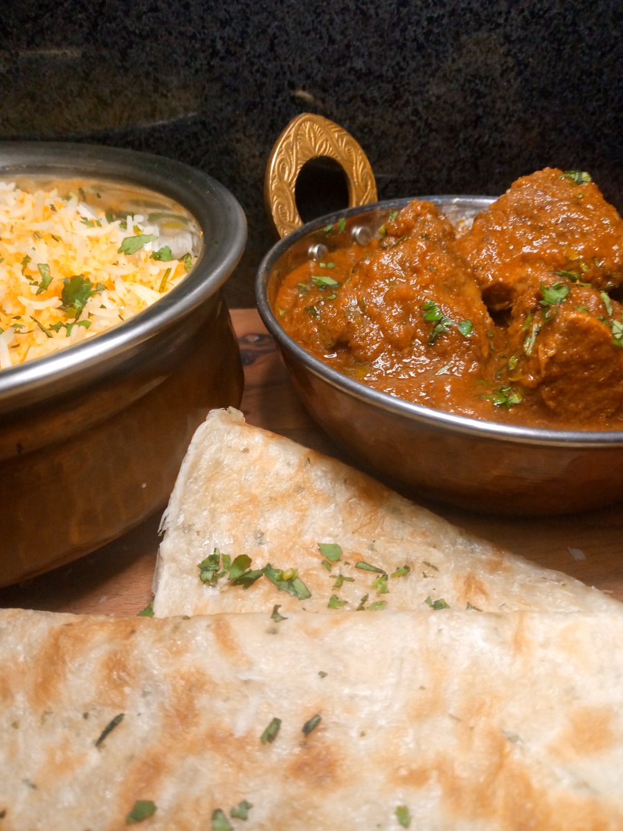 MunchWithMpho tweet media