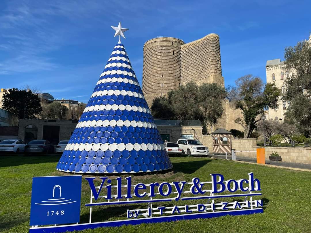 SaidaAzGr's tweet photo. Απολαμβάνουμε τα χρώματα της Ελλάδας στο κέντρο του Μπακού
🇦🇿🇬🇷🇦🇿🇬🇷🇦🇿🇬🇷 https://t.co/1iPMG6bGzW