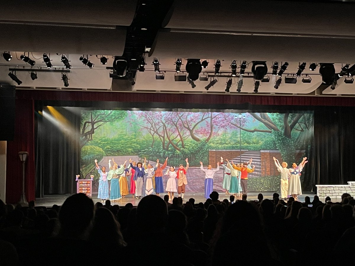 jholman6's tweet image. This was another great performance by our very talented students.  The production of Mary Poppins was outstanding.  Kudos to all the staff and students who’ve worked countless hours to put on an off-Broadway masterpiece. You are simple amazing.
#pctvs
#springmusical
#marypoppins