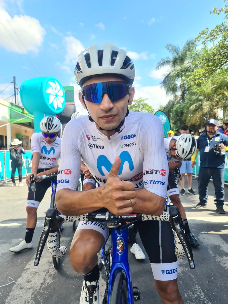 #VueltaBantrab 🇬🇹, tres ciclistas en fuga. Entre ellos <a href="/MarcoT1994/">Marco Suesca</a>. El pedalista del #MovistarBestPC busca meterse en el podio final como tercero.