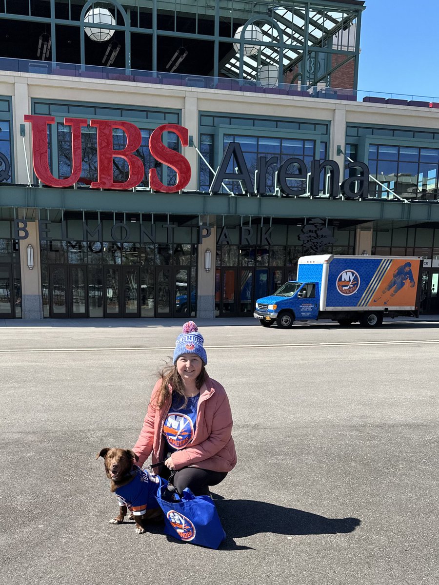 We came, we saw, we got our free shirts! AND Bear had a great time meeting Sparky and showing off his jersey 🐻 Thank you <a href="/NYIslanders/">New York Islanders</a> 💙