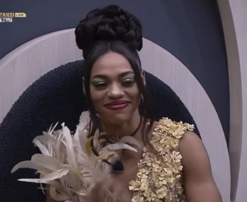 Dailystruggle28's tweet photo. She is beauty she is grace she is KING KHOSI!!! #BBTitans #KhosiTwala https://t.co/GTTzD6CwgR