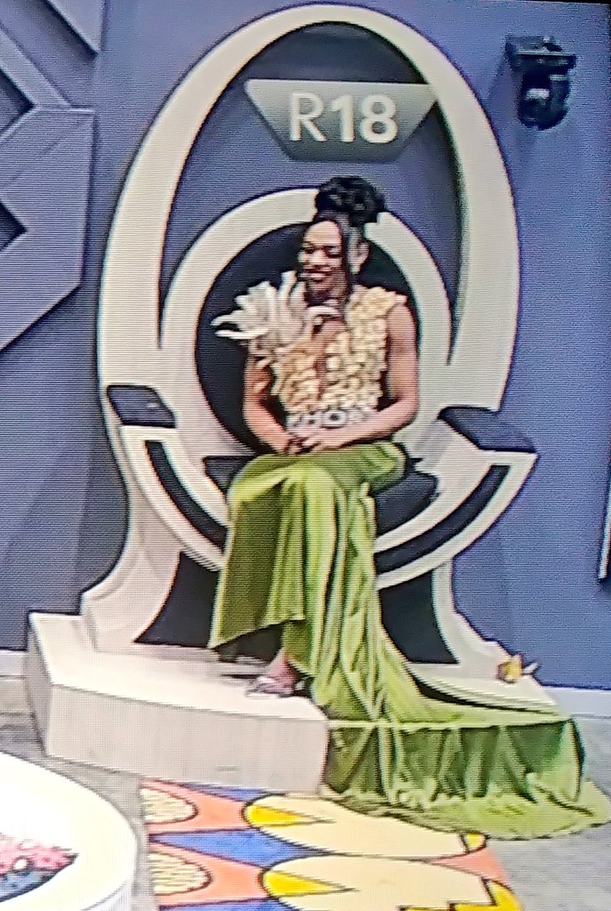 Dailystruggle28's tweet photo. She is beauty she is grace she is KING KHOSI!!! #BBTitans #KhosiTwala https://t.co/GTTzD6CwgR