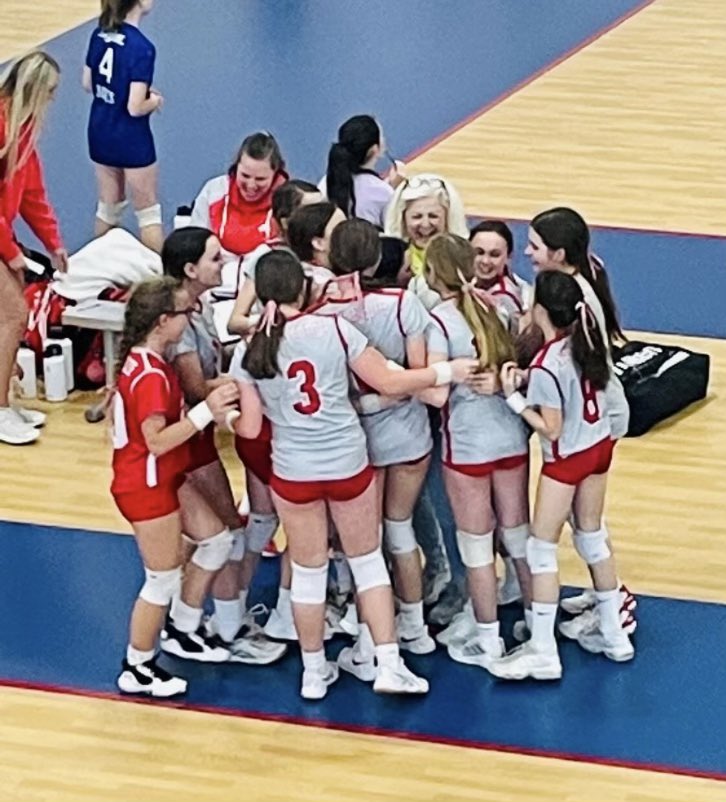 CoachBrewer9's tweet image. The best feeling for a
Coach is seeing your kids experience being successful, especially at a young age! And it sure feels good when they want to celebrate with a big team hug!! Oh, what a GR8T feeling! #MomentToRemember