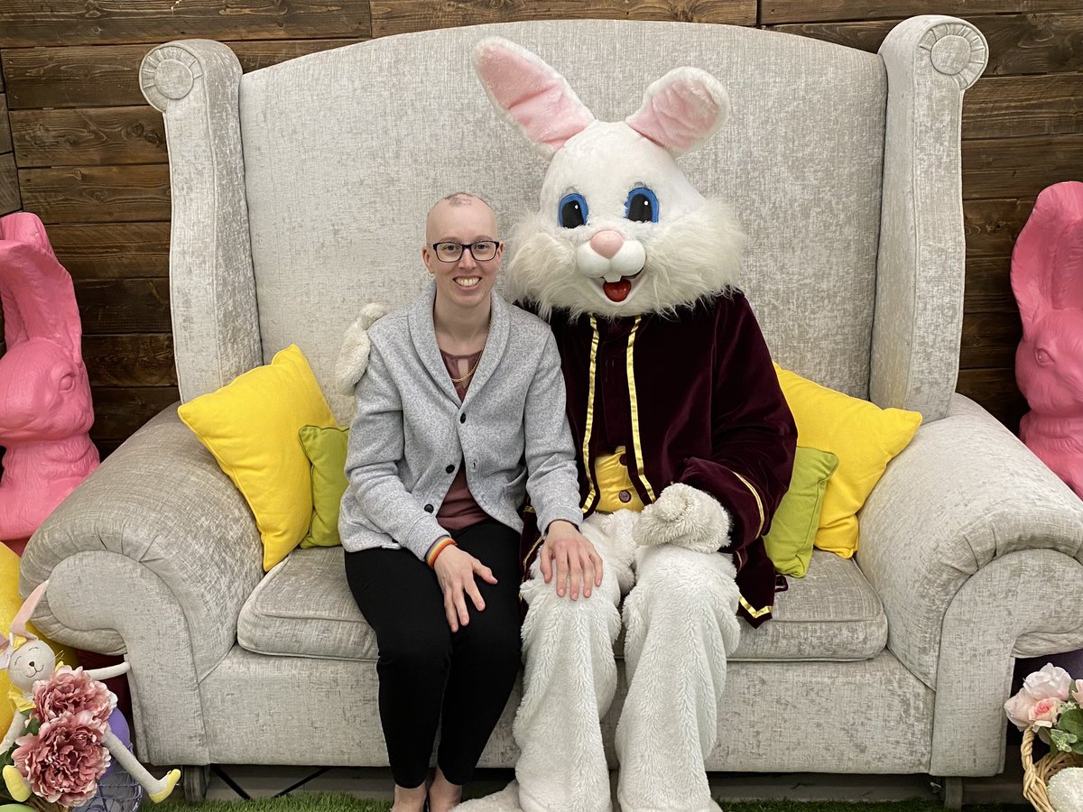 chachamissy80's tweet photo. The teens volunteered their time yesterday with Easter Seals and both took a turn in the bunny suit. Happy Easter! 🐰 https://t.co/ZoHHMhAEbj