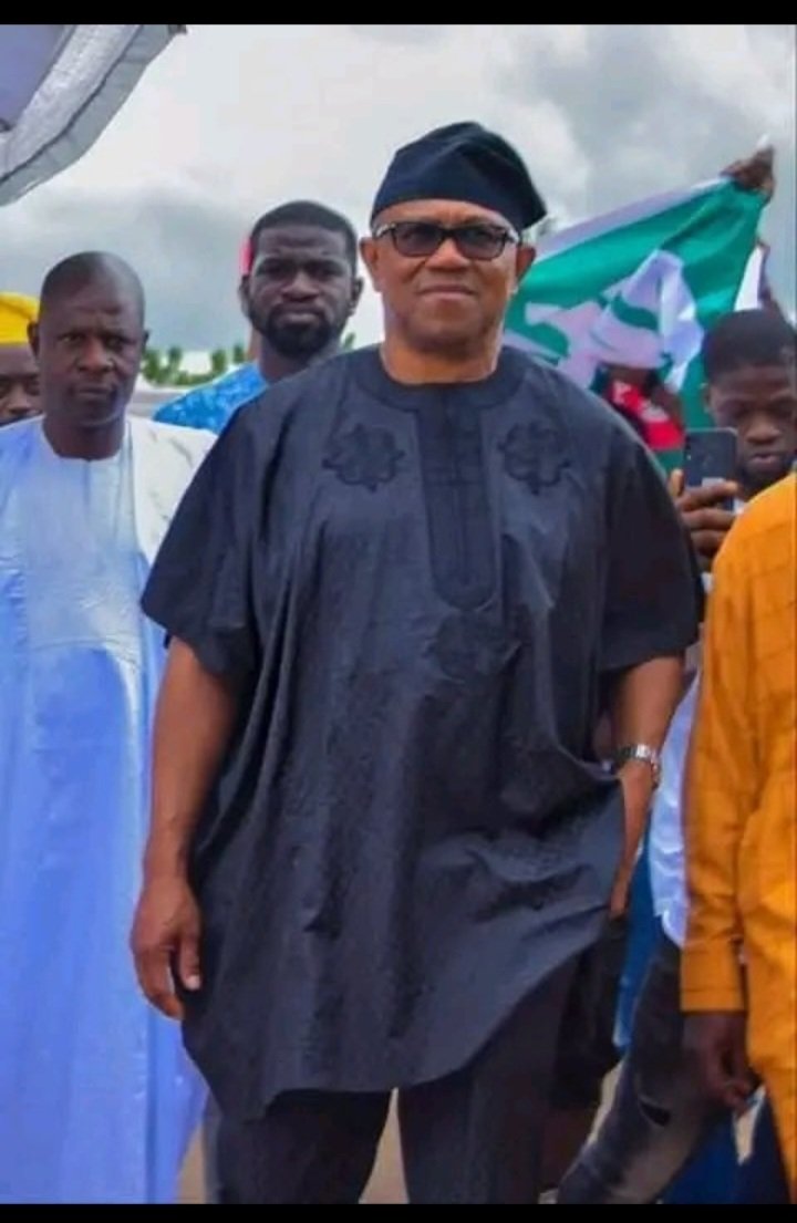AbdulMahmud01's tweet photo. #TelephoneConversation:
Obi: Ezemuo, how are you doing and how is the sanctum sanctorum of the shrine?
G.O: Daddy, greetings from the gods to your body. Yes, daddy, I'm doing well. The gods have taken full charge of the affairs of all Obidients. https://t.co/Hp3yjPv4XQ