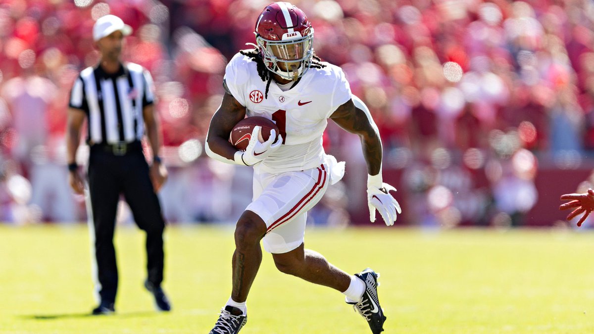 TheFFBallers's tweet photo. Top RB Breakout Ages for the 2023 class:

1. Jahmyr Gibbs - 18.5
2. Bijan Robinson - 18.6
3. Zach Charbonnet - 18.7
4. Deuce Vaughn - 18.8
T5. Devon Achane - 18.9
T5. Sean Tucker - 18.9

Full Production Profiles available in the Dynasty Pass! https://t.co/jIX3tdS8ig