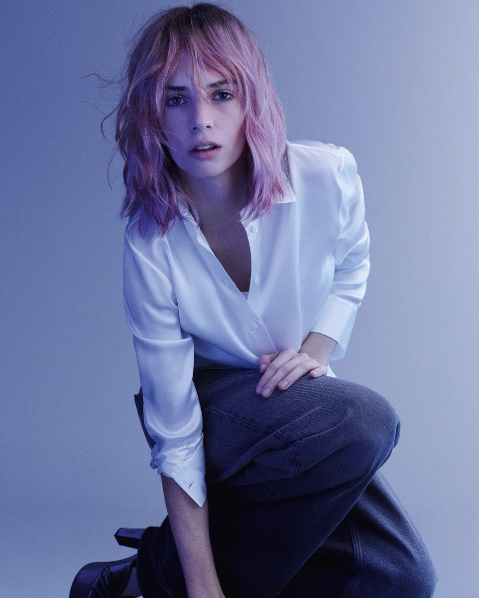 daily maya hawke on Twitter: "MORE OF MAYA HAWKE FOR GRIS DIOR!"