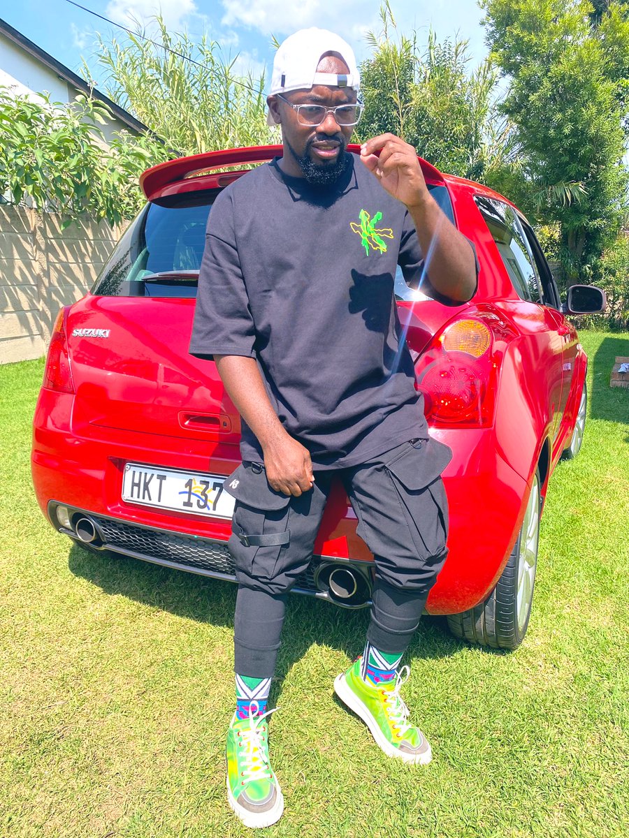 KonkheC's tweet photo. Airtime &amp; Data giveaway for students and Job seekers exactly 21h00🕺🏿 

Retweet for awareness 🗣

#konkhekuhambakahleClothing 

Coolest clothing brand in SA 🇿🇦 https://t.co/tbnp4CvQ2M