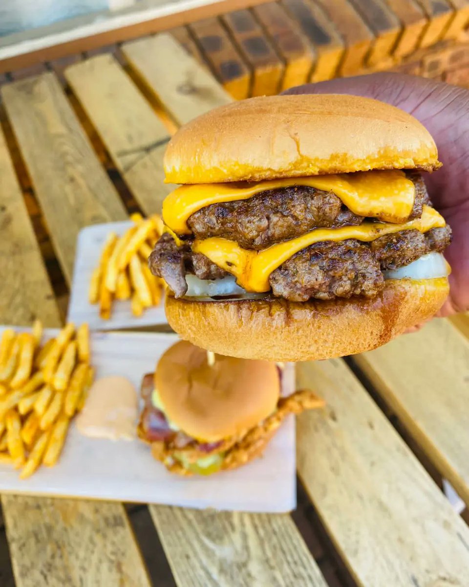 BrianM_____'s tweet photo. Please support my hustle by RT🍔🍟🙏🏽.
2154 Douglas montseng drive(vosloorus)📍

5284 sophangisa street(katlehong)📍 https://t.co/6rnizk0zoe