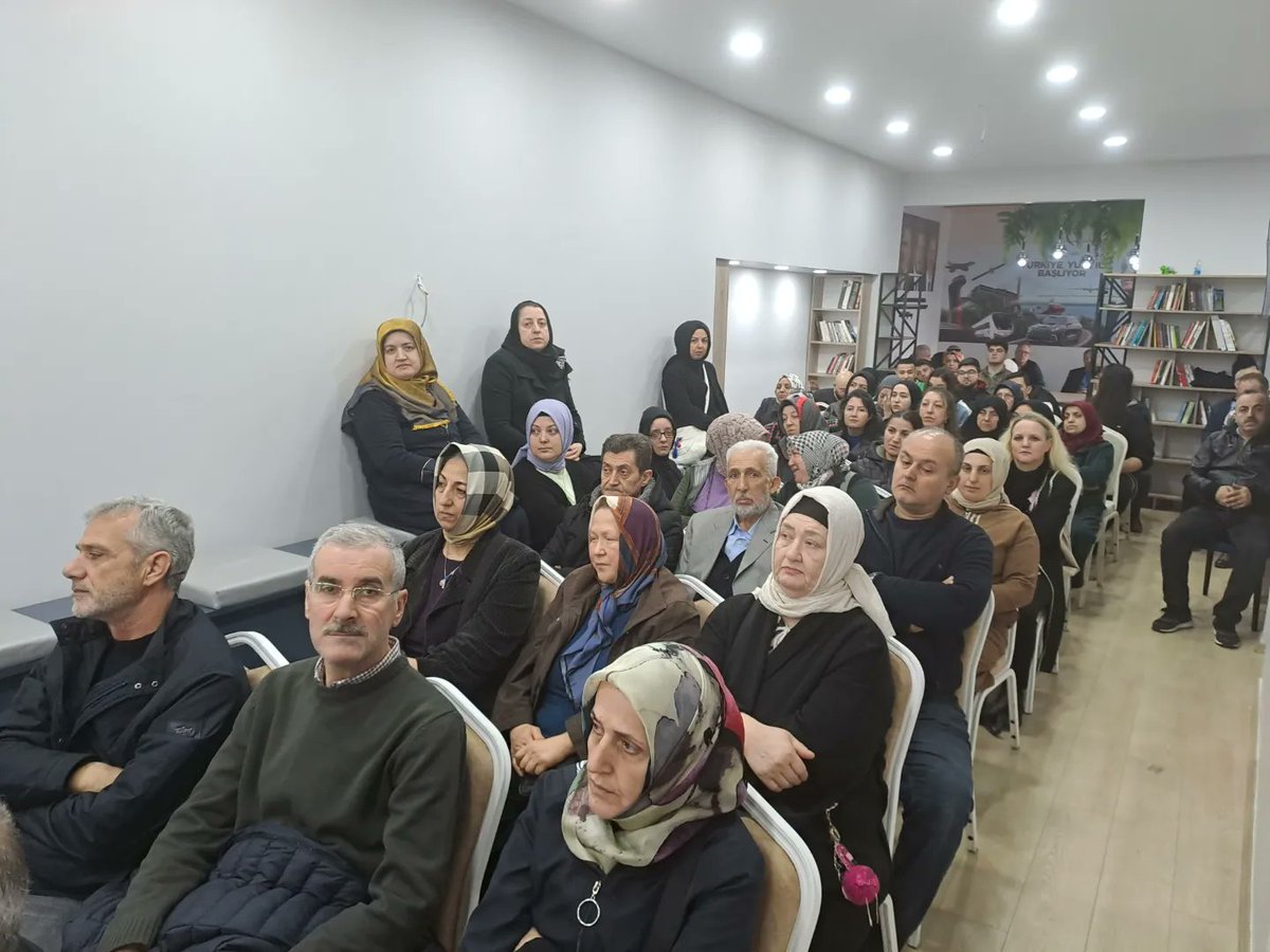 Bugün sosyal işler birim başkanımız Atıf Kuru' nun sandık eğitimi sunumunu dinledik. Kendisine vermiş olduğu eğitimden dolayı teşekkür ederiz.  #receptayyiperdoğan #rterdoğan #siyaset #reis #hurriyetmahallesi #gaziosmanpasa #2023yolundabiriz