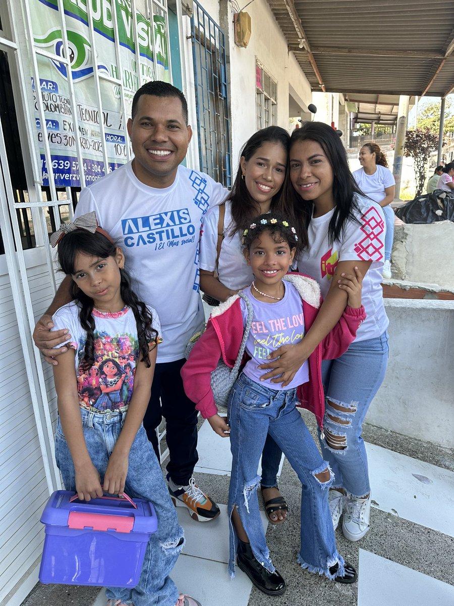 ITecnicol's tweet photo. Estamos llegando a más de 3.500 mujeres formándose y emprendiendo. #SeguimosCreciendo✅ https://t.co/GoyKVJPU5N