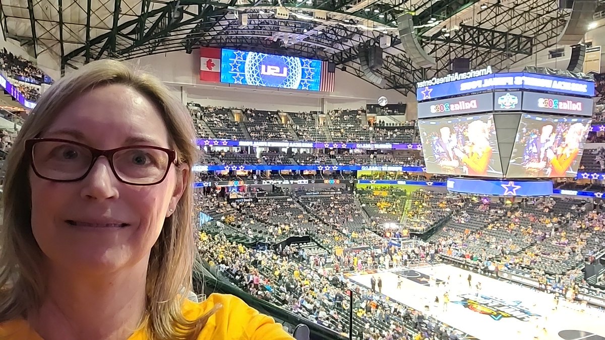 pillfiller13's tweet photo. Upgrade us! Section 213 Row D Seats 2&amp;3 #capitaloneultimatefan #Sweepstakes #WFinalFour https://t.co/3kfiiHdfDU