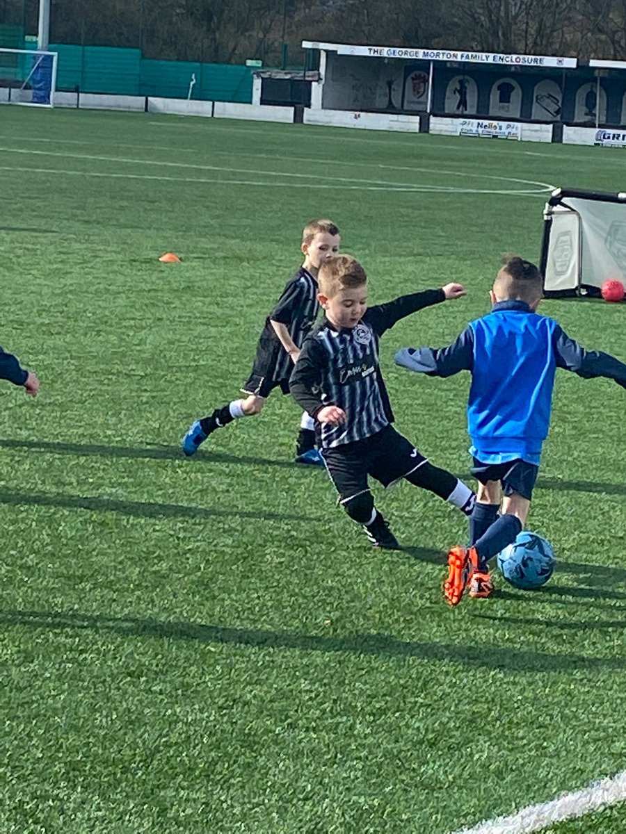 Cumnock2017's tweet photo. Great morning at Townhead park, as we welcomed Irvine Meadow 2017 for a fun 4’s friendly. Some action shots below.
#fun4 #grassroots https://t.co/JloZTUUSTk