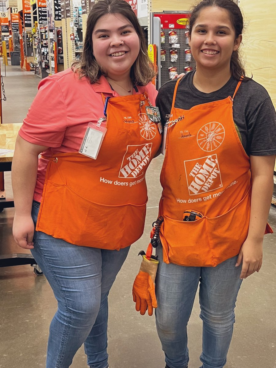ChavezDestinie's tweet photo. 6587 supporting national autism awareness month 🧩💙thank you to my ASDS for making these cute ribbons! @HRMThomasTHD @whyumadbro911 @Rebecca01210491 https://t.co/AHeUuMZBIh