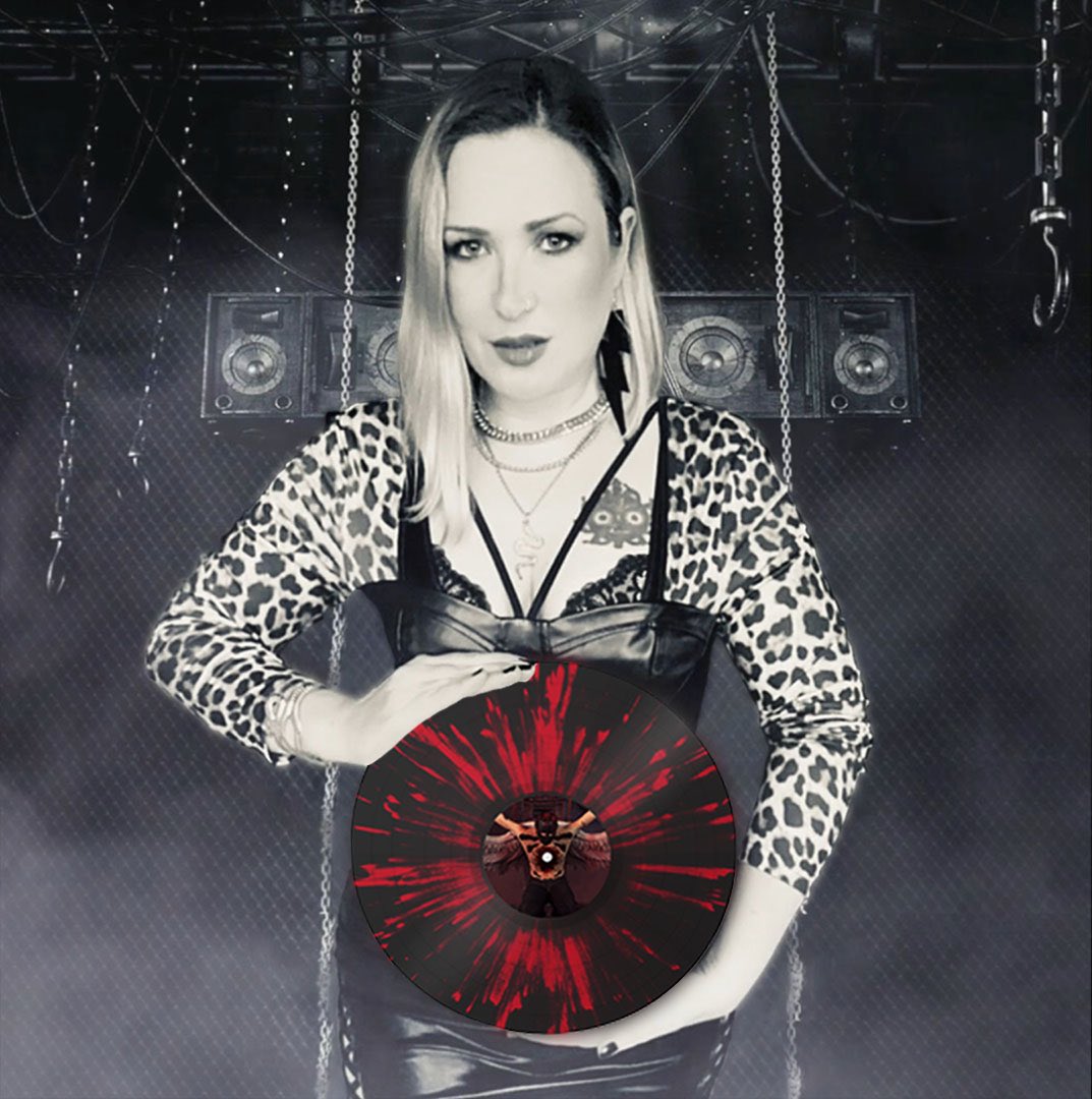 FancyFranzi4's tweet photo. Hey guys, have you seen the crowdfunding campaign of @nightcrawlermusic new gorgeous Vinyl?!     
https://t.co/BARSERFGLE 

#splattervinyl #crowdfunding #vinylcampaign #rarevinyl https://t.co/tTiTKrHzRN