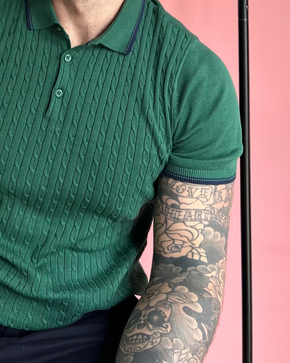 BadRhinoUK's tweet image. Go green this Spring 🍏💚

@bigcradds23 styling our Forest Green Cable Knitted Polo Shirt (Now 20% off in our #springclearance sale!) 😱

SHOP NOW - bit.ly/3M6aX1D
