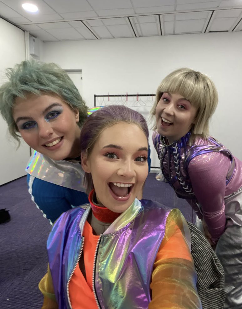 Llinos Haf Jones tweet media