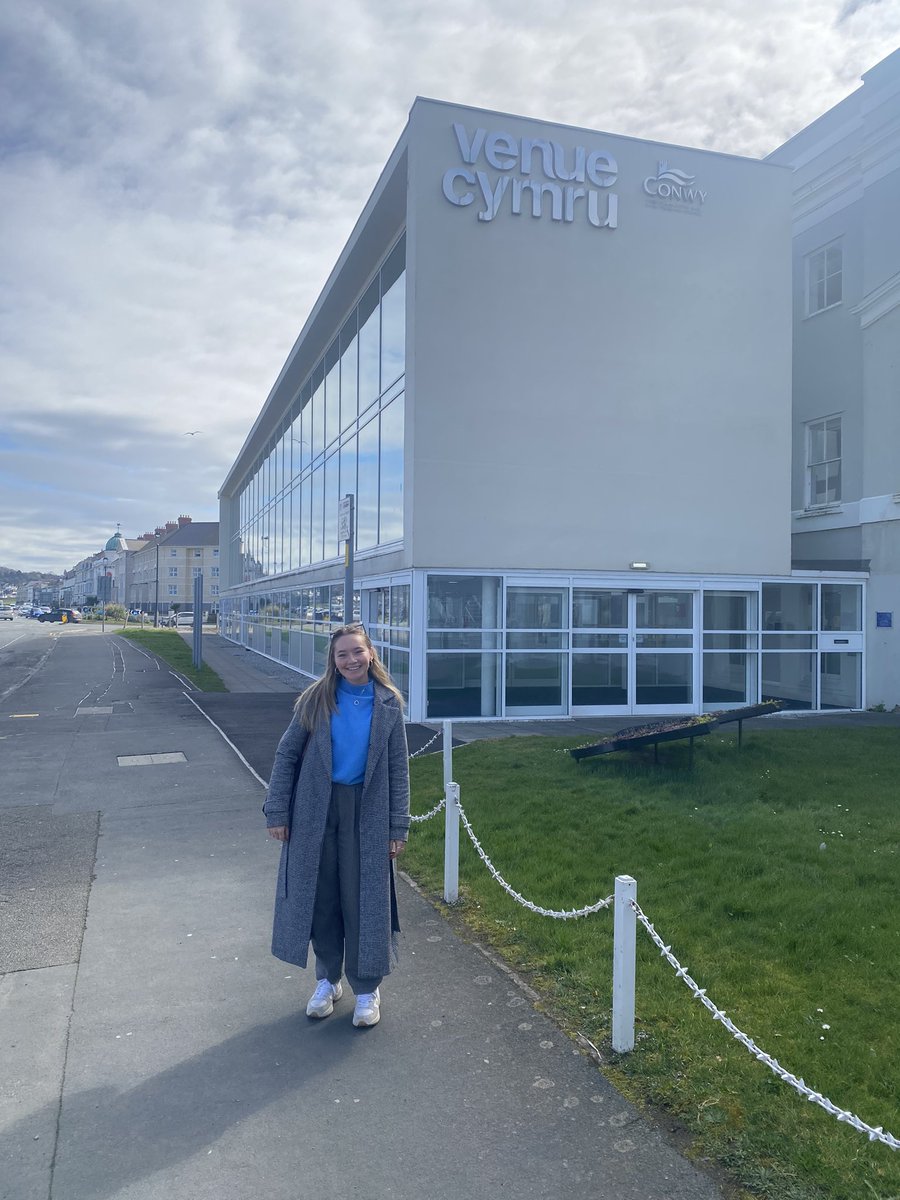 Llinos Haf Jones tweet media