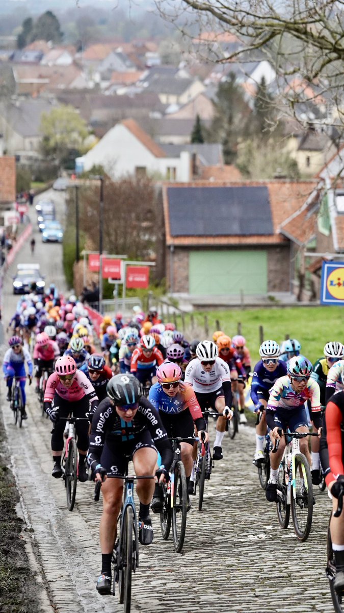 Chiara Consonni (@consonni_chiara) on Twitter photo I give it all🥵🔥
Thanks @rondevanvlaanderen for the felling🤩
And good job to my lil fish <a href="/silvia_persico/">Silvia Persico</a> … the podium was so close💥 I give it all🥵🔥
Thanks @rondevanvlaanderen for the felling🤩
And good job to my lil fish <a href="/silvia_persico/">Silvia Persico</a> … the podium was so close💥