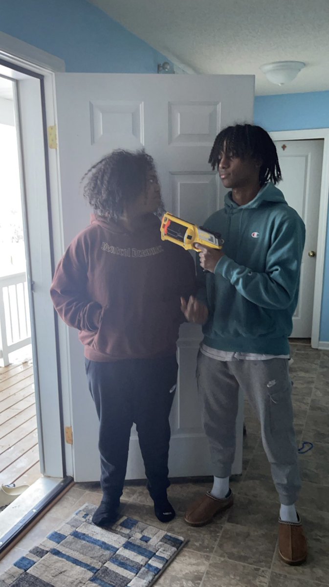 T0NKA_nerf's tweet photo. Eyoel Enku outsmarting Muhammed D for the kill @BackGbg @StillyNerf23 #1v7 #GetBetterAim #HowYouFailaSetupTwice #ilyasNEEDSbetterAim https://t.co/9XUBGUjDqb