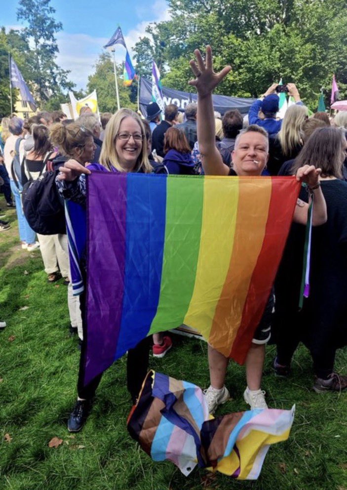 markyhutt's tweet image. *SNIP SNIP* It is now OFFICIAL. 

I now pronounce the mutual divorce between the LGB &amp;amp; TQ+ community. 

The time is now.    🏳️‍🌈✂️🏳️‍⚧️