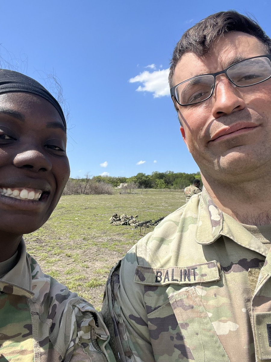 18thMuleskinner's tweet photo. Working with our Aviation teammates conducting FARP operations!! Support the Line!! https://t.co/suUGJYdPKm