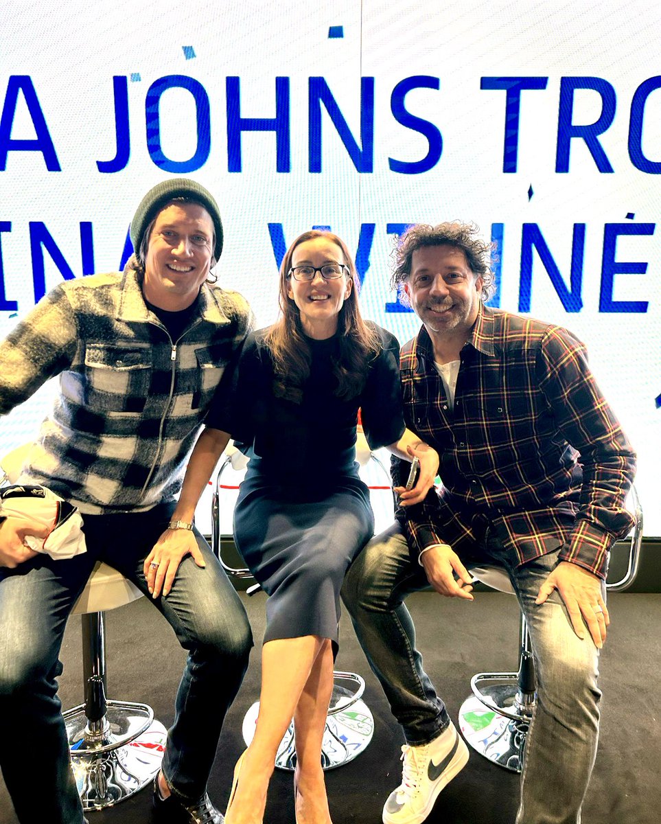 Congratulating and celebrating Bolton’s victory in the <a href="/PapaJohnsTrophy/">.</a> in <a href="/wembleystadium/">Wembley Stadium</a> with the Chairman Sharon Brittan and <a href="/vernonkay/">Vernon Kay</a> 

⚽️⚽️⚽️⚽️🏆🤍🤍🤍🤍
<a href="/OfficialBWFC/">Bolton Wanderers</a>  😀😀😀

#london #Wembley #winners #Whites #bwfc #futbol #EFL #BoltonWanderers #bolton 
<a href="/SkySportsPL/">Sky Sports Premier League</a>