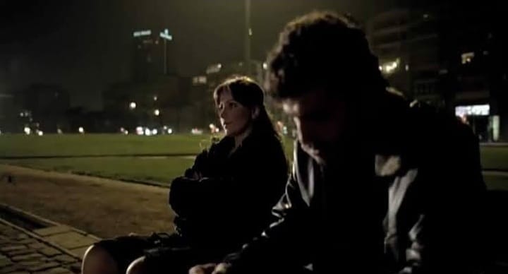 hiçbir çaba yetmedi, hiçbir sevgi de yetmez sana. neleri yok yere hiç ettiğini bir gece ansızın anımsarsın.