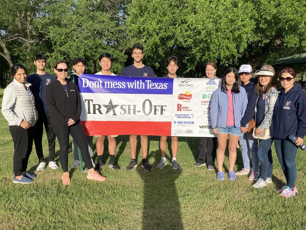 MarkZeske's tweet photo. More than 200 people volunteered by picking up trash at Trinity View Park! https://t.co/FTGzf3tDbs