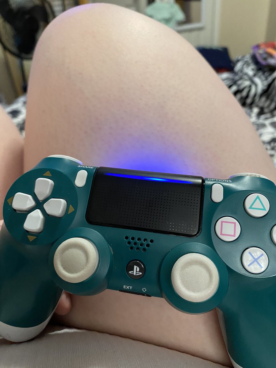 khprincess013's tweet photo. 🍃&amp;🎮 
#gamergirl #stonerchick #bbw #ThiccThighs #PlayStation #KingdomHearts #edibles #onlyfansbabe #LinkInBio https://t.co/1wuulxbXWB