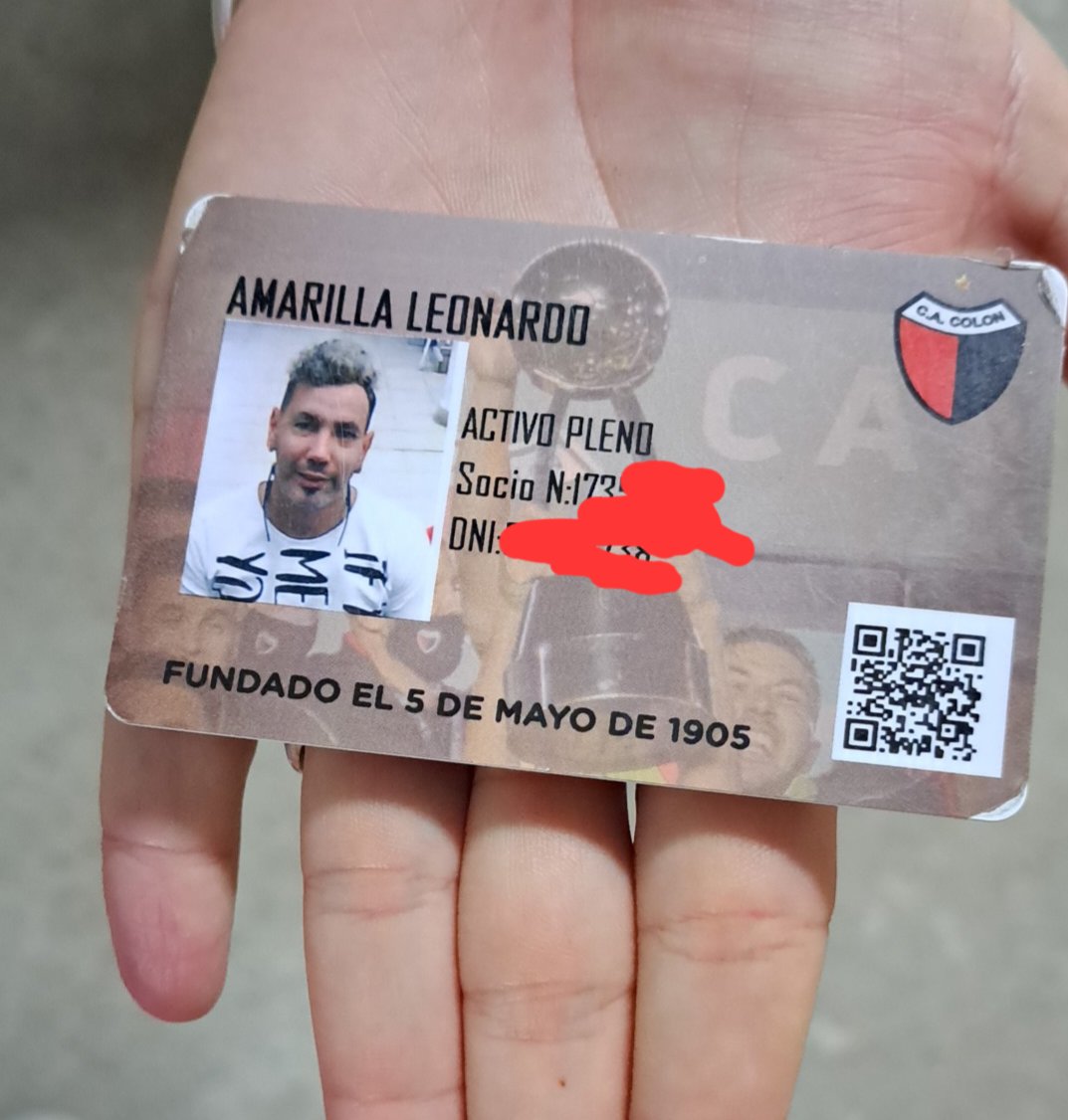 Se encontró carnet en platea este!