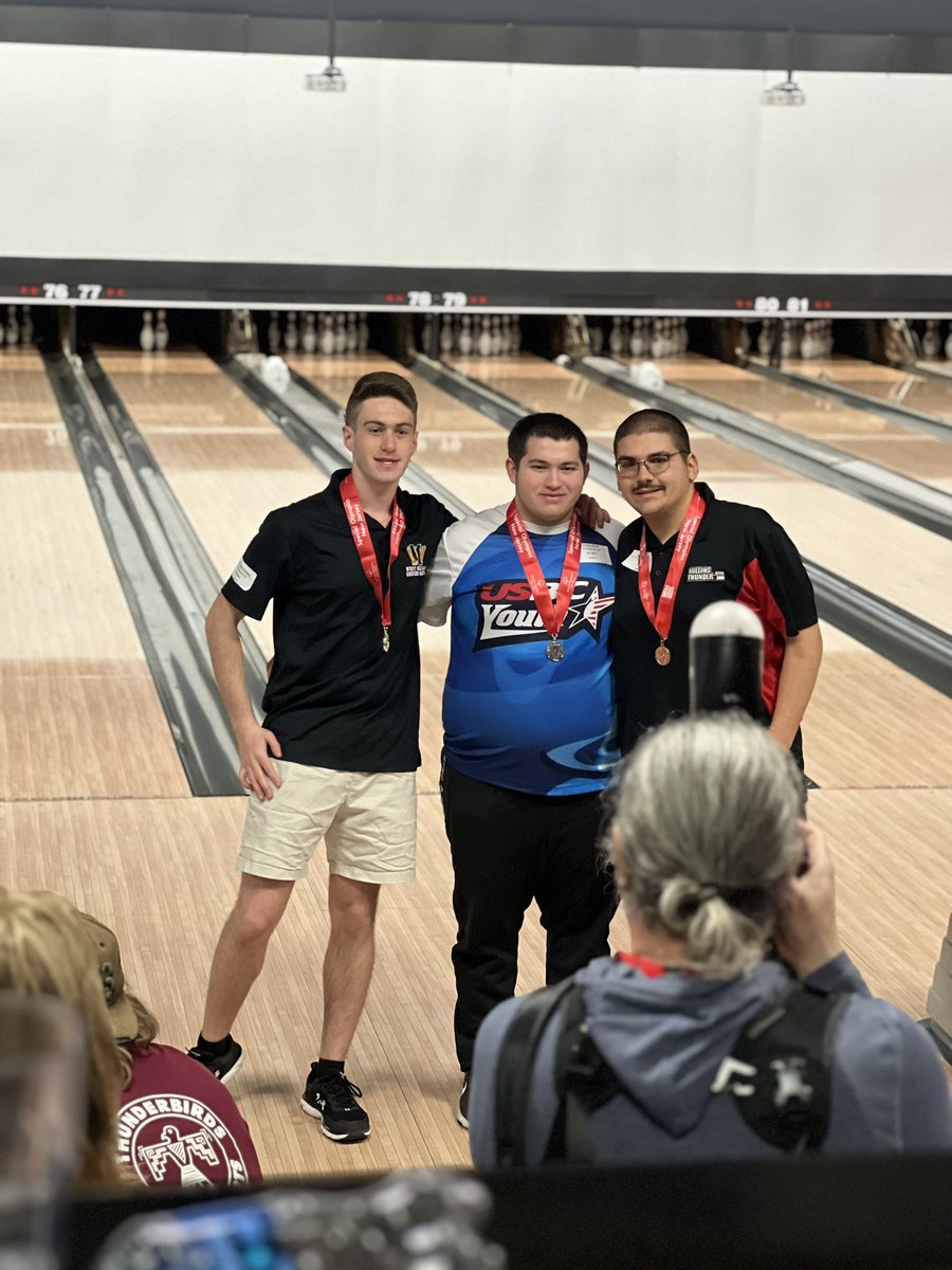 Luckie5019's tweet photo. #michaelmccloskey brought home #thegold for the first time ever from the @SONewJersey State Individual #bowling competition held at @BowleroBowl in #northbrunswick today! Had a 190 average on the day! #proudautismmom @wmhometownpride @WMAthleticDept  @WMUnifiedSports #wmso https://t.co/HAbJt8sZaf