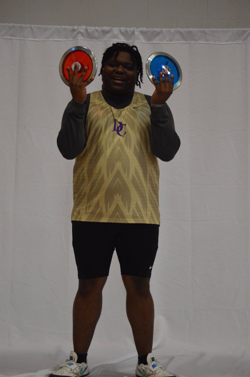 DefiCollegeXCTF's tweet photo. And finally Rontonio Scott (JR- St. Petersburg, FL) threw a SB in the Discus!!! Just a foot away from his PB!! https://t.co/ggjbeAuAW4