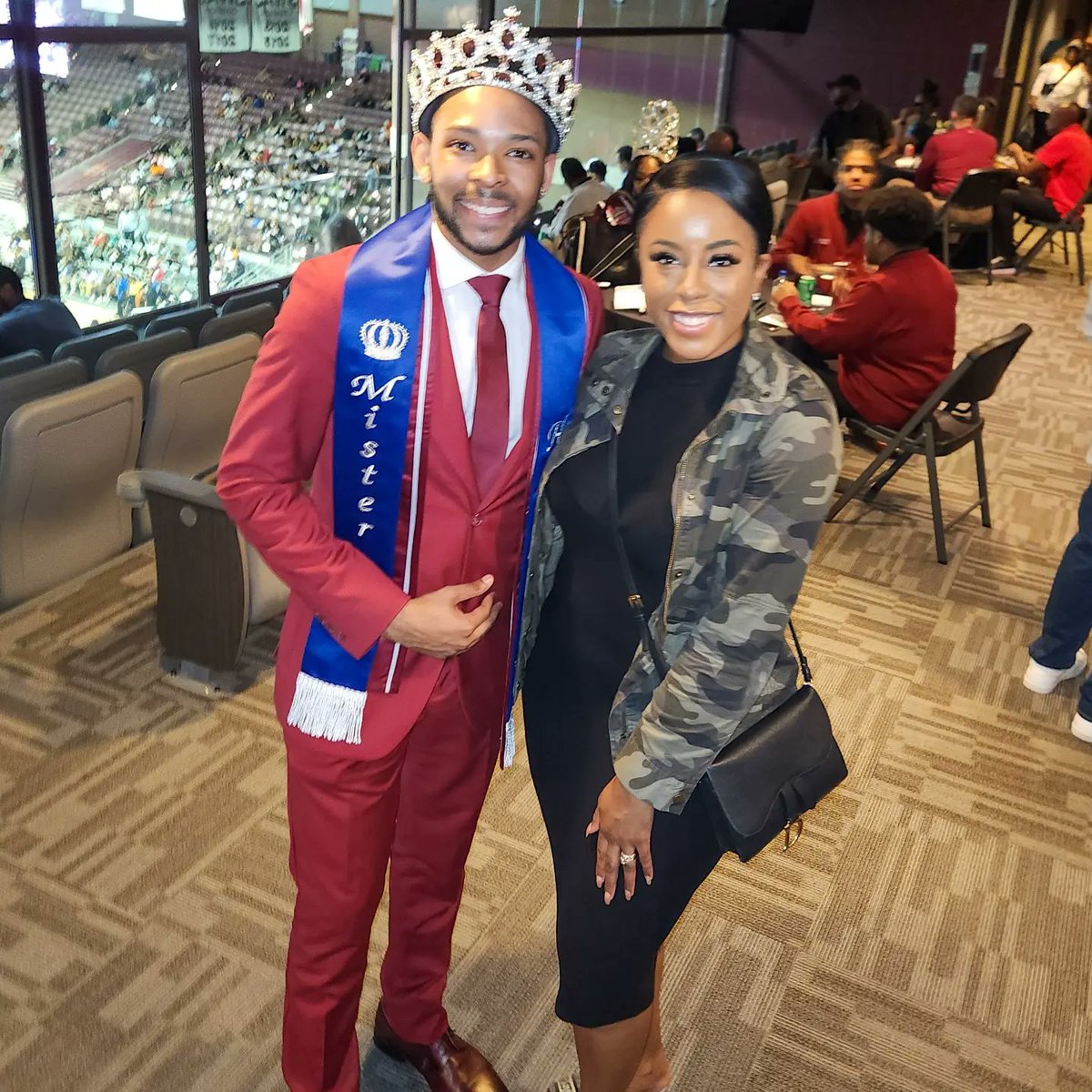 Excellent time at the @hbcuallstargame with Mr. HBCU (also Mr. TxSU) @taylorgetwood and friends. Houston's future is bright. 💜💙
.
#Bess4Houston #HBCUAllStar #TexasSouthern #Candidate #Houston #CityCouncil #AtLarge2 #KeySolutions #Community #Collaboration #Elections #Vote